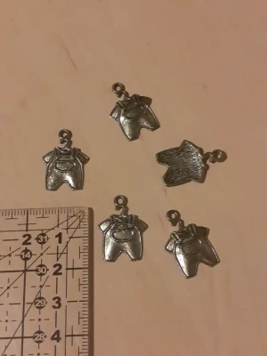 Lot 5 charm's salopette bébé — image 1