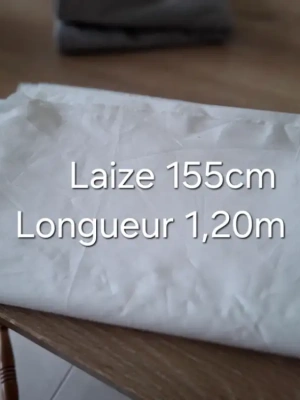 Lot de 2 coupons de satin de coton blanc — image 1