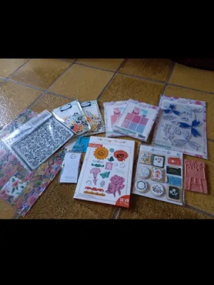 Lot scrapbooking et mixed media mini