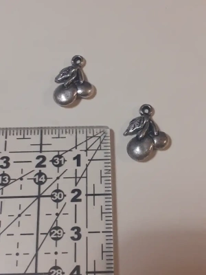 Lot 2 charm's cerise — image 1