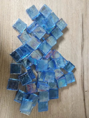 Tesselles bleu translucide mini