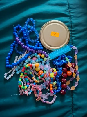 Lot de 507 perles diverses mini