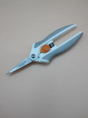 ciseau fiskars easy action 15 cm mini