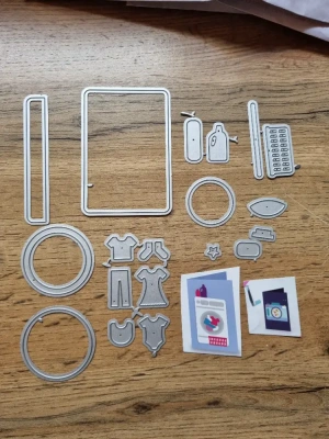 Matrices d'embossage Lave linge et Appareil photo mini